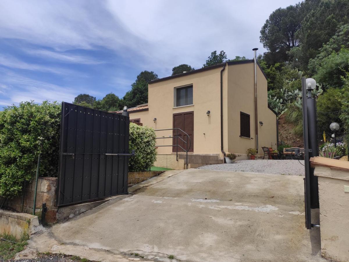 Casa Vacanze Villa Baronessa Cefalù Exteriér fotografie